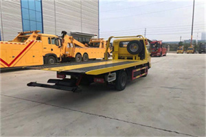 周至非事故拖车