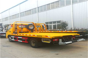 周至附近拖车救援搭电